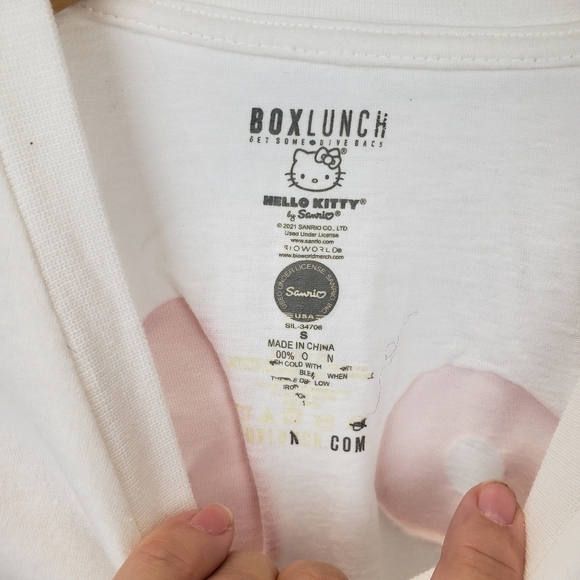 Hello Kitty Jersey Shirt Box Lunch size small - Picture 6 of 7